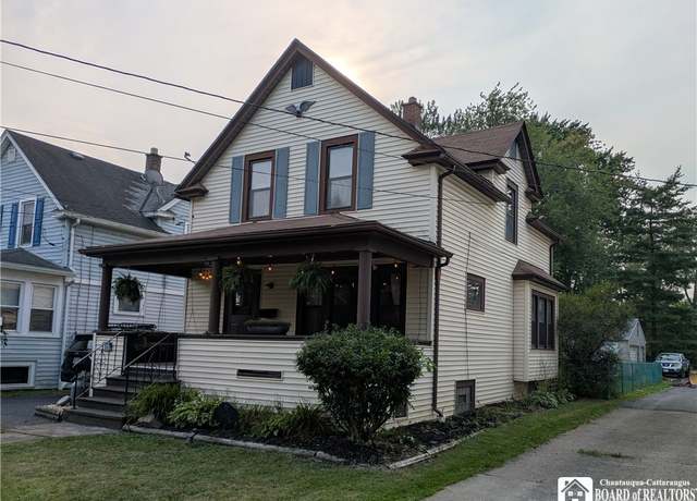 Property at 88 E Felton St, North Tonawanda, NY 14120, 3 beds, 1 bath