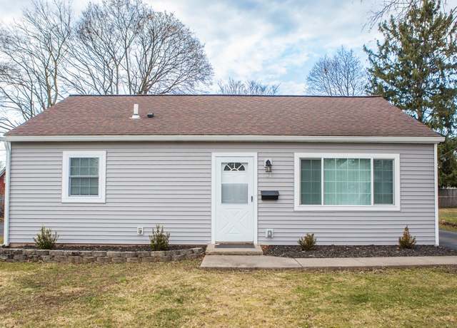 Property at 94 Cimarron Dr, Rochester, NY 14620, 2 beds, 1 bath