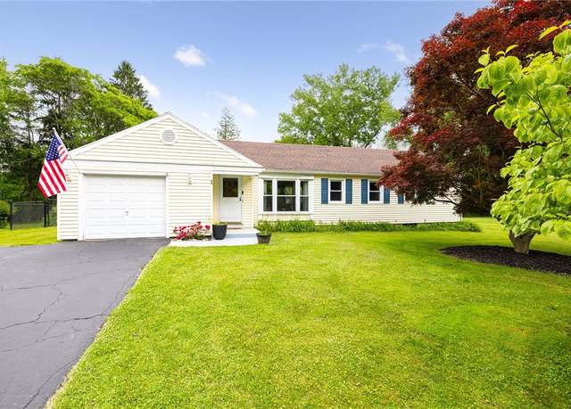 Property at 28 Little Brook Dr, Perinton, NY 14534, 3 beds, 2 baths
