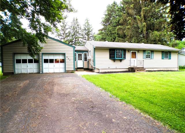 Property at 927 Hamlin Center Rd, Hamlin, NY 14464, 3 beds, 2 baths