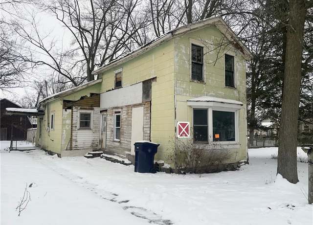 Property at 31 Boston Ave, Seneca Falls, NY 13148, 3 beds, 1 bath