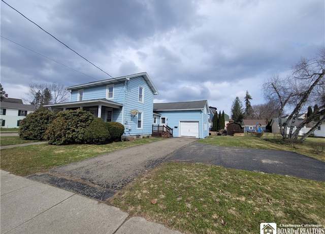 Property at 200 Hallock St, Jamestown, NY 14701, 3 beds, 1 bath