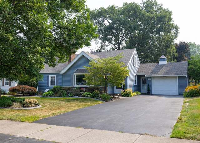 Property at 18 Glenbrook Rd, Greece, NY 14616, 3 beds, 2.5 baths
