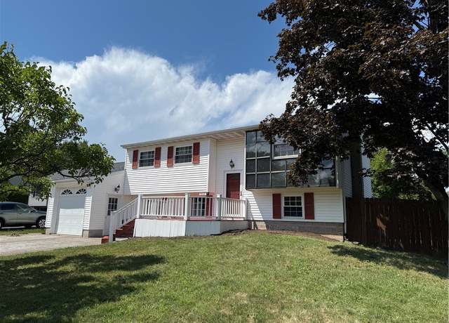 Property at 1612 Wheatstone Dr, Farmington, NY 14425, 3 beds, 1.5 baths