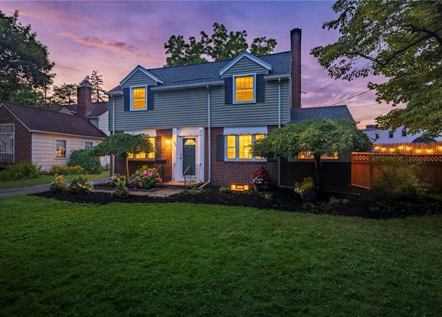 Property at 140 Edgeview Ln, Brighton, NY 14618, 4 beds, 2.5 baths