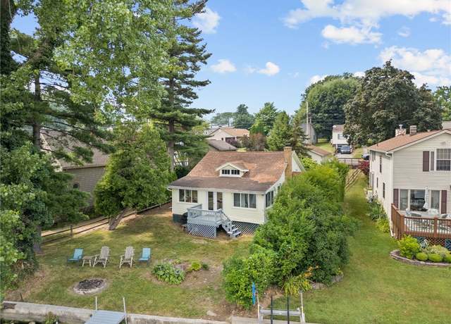 Property at 374 South Dr, Greece, NY 14612, 2 beds, 1 bath