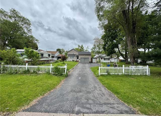 Property at 77 Mosley Rd, Greece, NY 14616, 3 beds, 2 baths