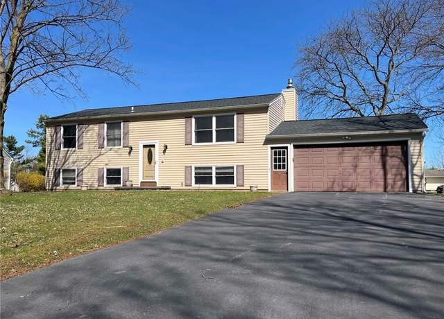 Property at 8 Rolling Meadow Dr N, Parma, NY 14468, 3 beds, 2 baths