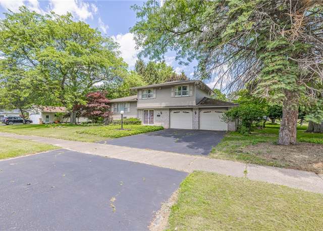 Property at 7 Rick Edge Cir, Irondequoit, NY 14609, 3 beds, 1.5 baths