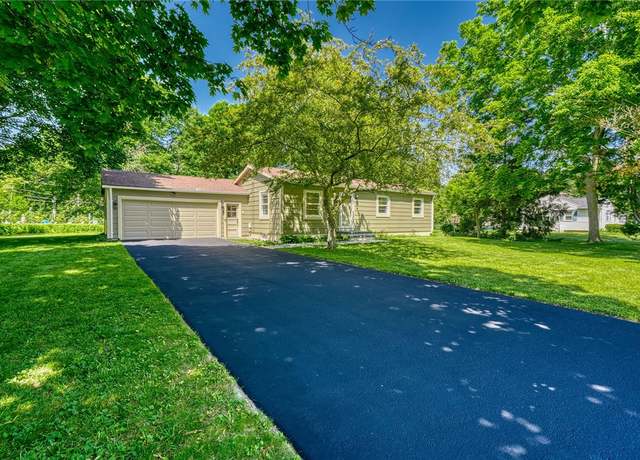 Property at 493 Holt Rd, Webster, NY 14580, 4 beds, 2 baths