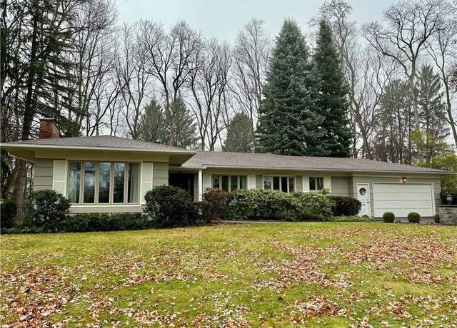 Photo of 32 N Country Club Dr, Pittsford, NY 14618
