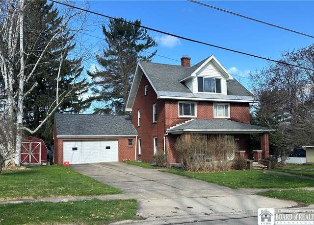Property at 129 Willow Ave, Jamestown, NY 14701, 3 beds, 1 bath