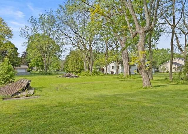 Property at 955 Hinchey Rd, Gates, NY 14624
