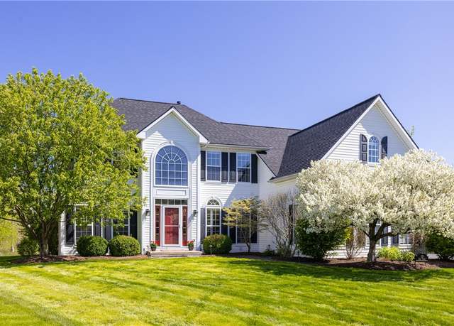 Property at 10 Leeds Cir, Pittsford, NY 14534, 4 beds, 3.5 baths
