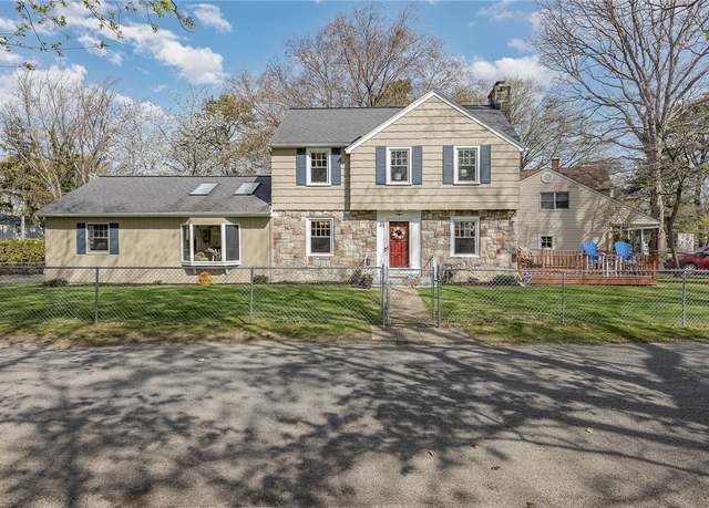Property at 45 Pleasant Ave, Irondequoit, NY 14622, 4 beds, 2.5 baths