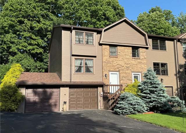 Property at 18 Chesterton Ct, Perinton, NY 14450, 3 beds, 2 baths
