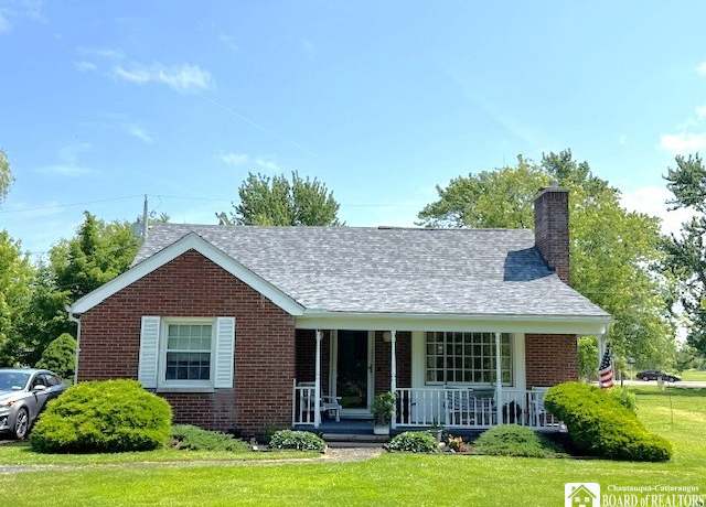 Property at 10604 Lakewood Dr, Dunkirk, NY 14048, 4 beds, 2 baths