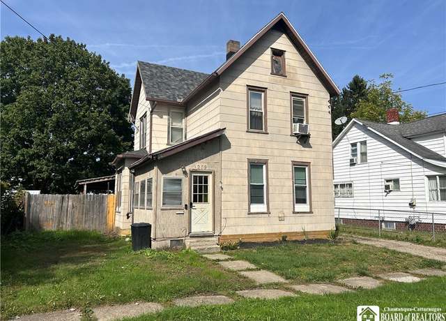 Property at 219 E Oak St, Olean-city, NY 14760, 3 beds, 1.5 baths