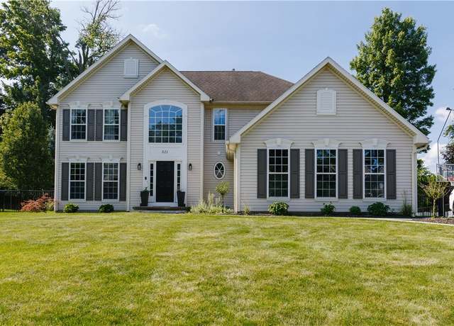 Property at 521 Deer Haven Dr, Webster, NY 14580, 4 beds, 2.5 baths