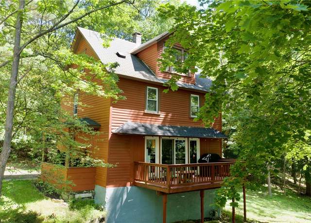 Property at 2 Lincoln St, Oneonta, NY 13820, 3 beds, 1.5 baths