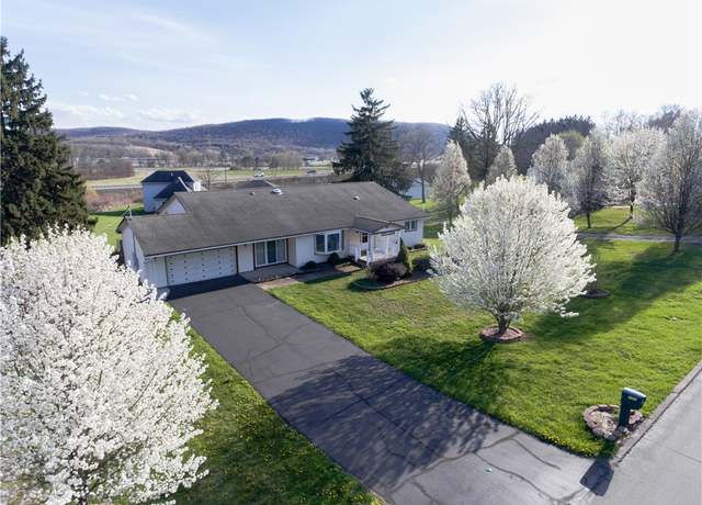 Property at 919 W Broad St, Horseheads, NY 14845, 4 beds, 4.5 baths