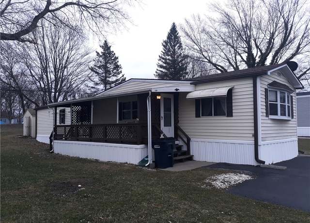 Property at 33 Harper Pkwy, Avon, NY 14414, 2 beds, 1.5 baths