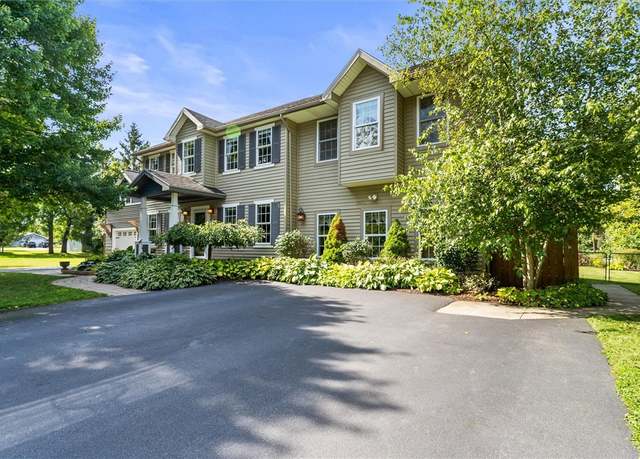 Property at 1 Kimberly Dr, Geneseo, NY 14454, 5 beds, 3.5 baths