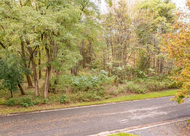 Property at 3 Surrey Hill Ln, Mendon, NY 14534