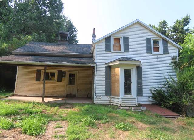 Property at 3065 Middle Sodus Rd, Lyons, NY 14489, 5 beds, 1.5 baths
