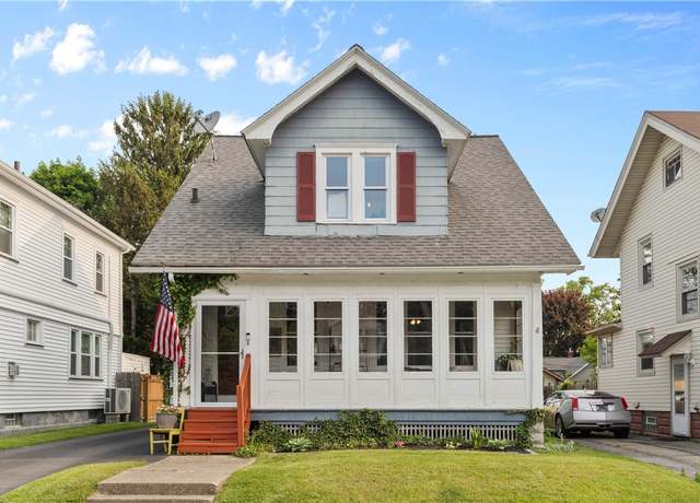 Property at 24 Spencer Rd, Irondequoit, NY 14609, 3 beds, 1.5 baths