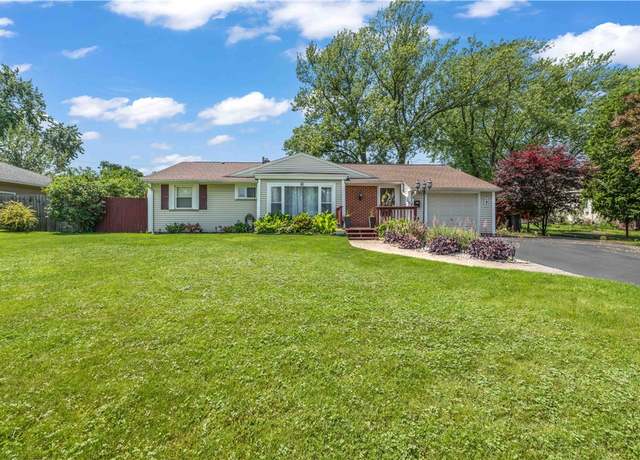 Property at 193 Shorecliff Dr, Greece, NY 14612, 3 beds, 2 baths
