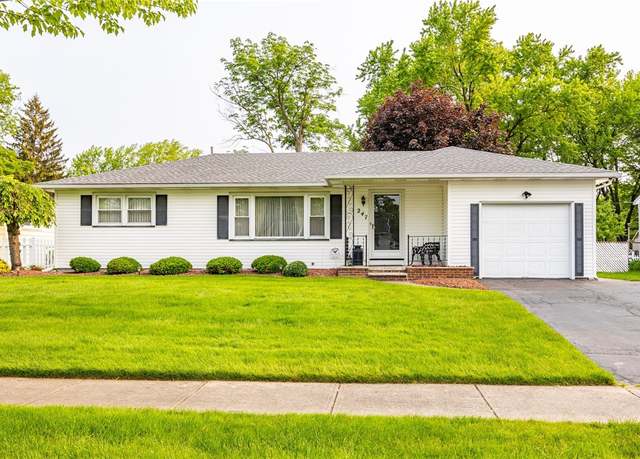 Property at 247 Angelus Dr, Irondequoit, NY 14622, 3 beds, 1.5 baths