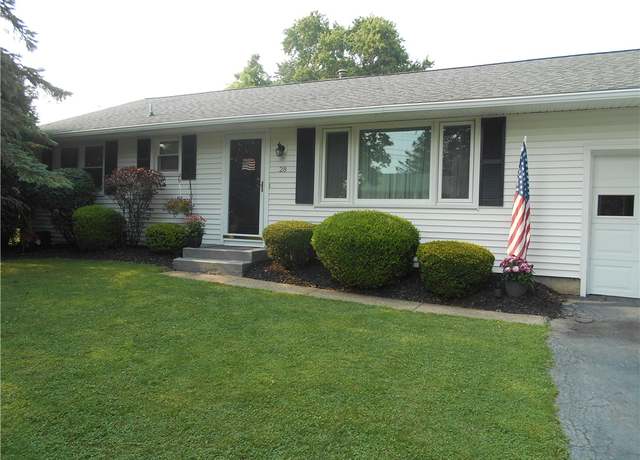 Property at 28 Anderson Cir, Auburn, NY 13021, 3 beds, 1.5 baths