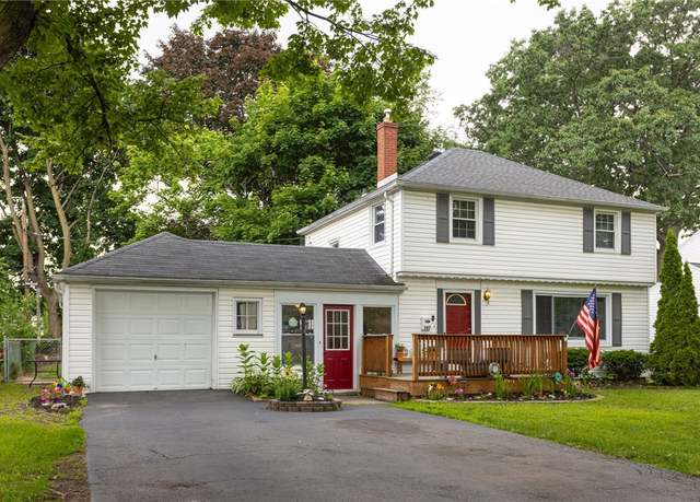 Property at 387 Brandon Rd, Irondequoit, NY 14622, 4 beds, 2.5 baths