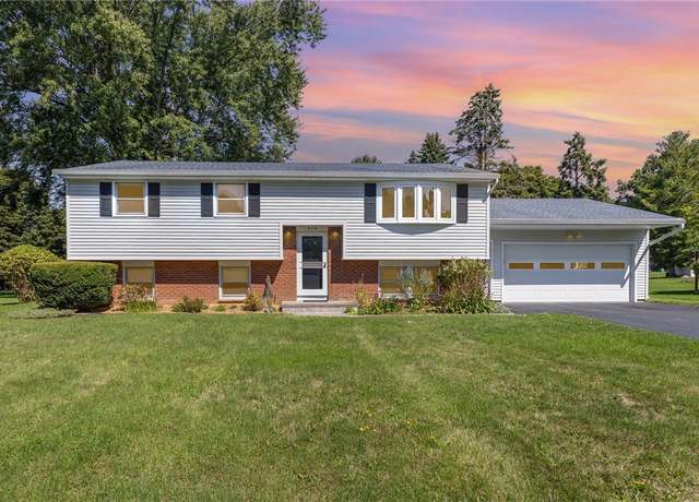 Property at 410 Tara Ln, Webster, NY 14580, 5 beds, 2 baths
