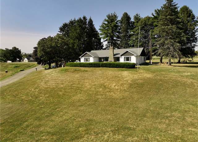 Property at 10 Fairlawn Dr, Horseheads, NY 14845, 3 beds, 2 baths