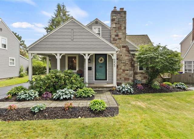 Property at 255 Thorncliffe Dr, Irondequoit, NY 14617, 4 beds, 2.5 baths