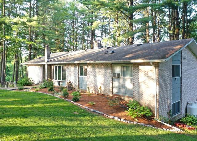 Property at 4642 Hogback Hill Rd, Palmyra, NY 14522, 4 beds, 3 baths