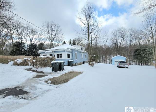 Property at 31 Loxley Ct, Jamestown, NY 14701, 3 beds, 2 baths