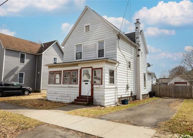 Property at 382 E Warren St, Elmira-city, NY 14901, 3 beds, 1 bath