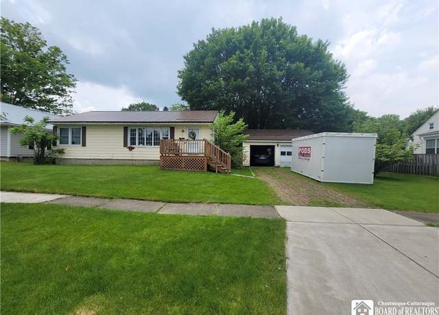Property at 33 Norton Ave, Jamestown, NY 14701, 3 beds, 1.5 baths