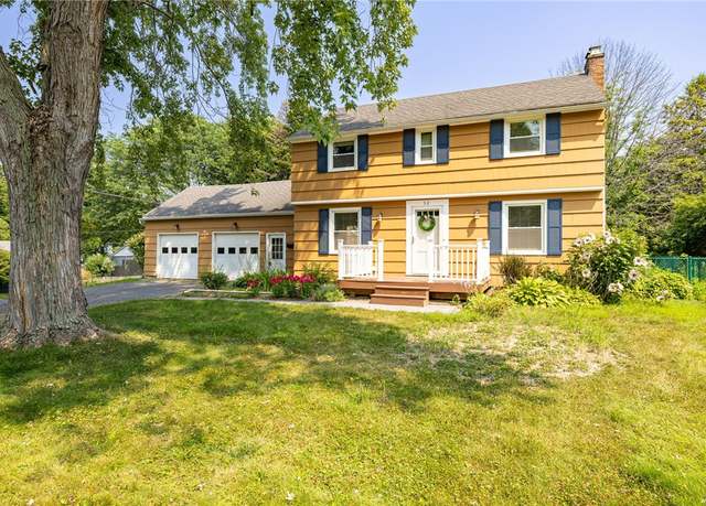Property at 32 Hawley Dr, Webster, NY 14580, 4 beds, 2.5 baths