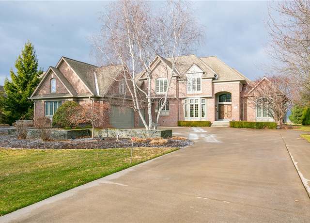 Property at 10 North Shore Dr, Parma, NY 14468, 4 beds, 4 baths