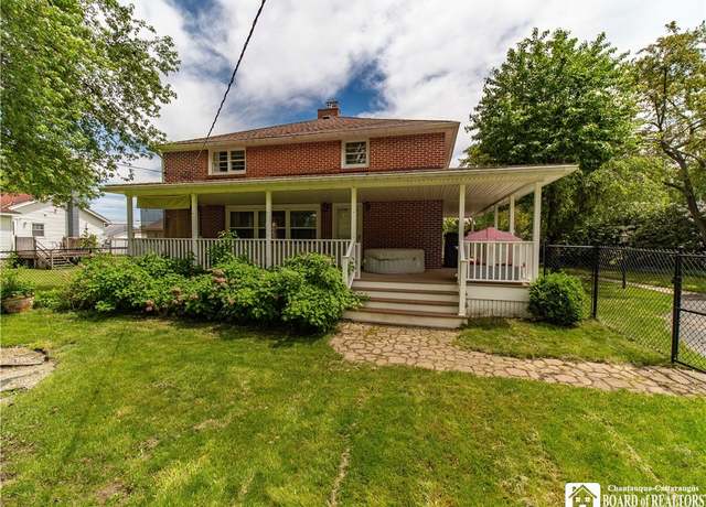 Property at 4440 Chautauqua Blvd, Busti, NY 14750, 4 beds, 1.5 baths