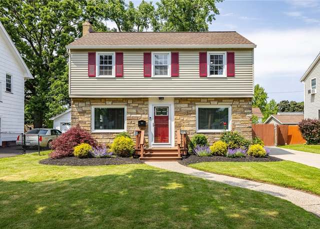 Property at 262 Barry Rd, Irondequoit, NY 14617, 3 beds, 2 baths
