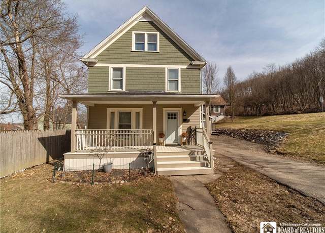 Property at 31 Ahrens Ave, Jamestown, NY 14701, 3 beds, 1 bath
