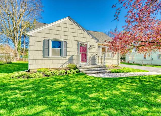 Property at 486 Pineview, Webster, NY 14580, 4 beds, 2 baths