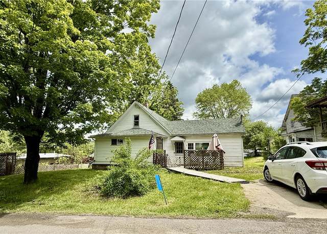 Property at 7 Liberty Ave, Otto Twp, PA 16745, 3 beds, 1 bath