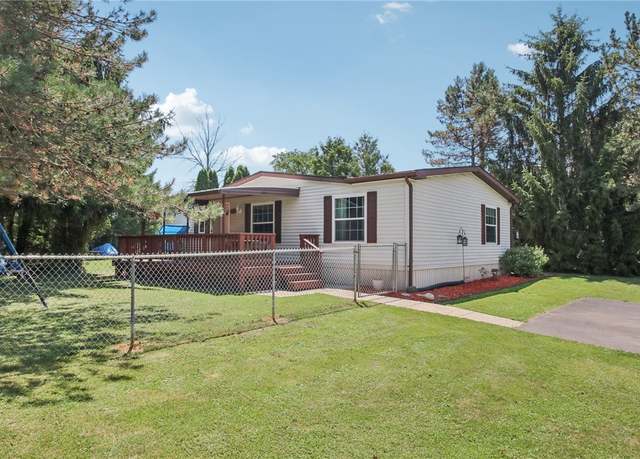 Property at 222 Sunset Dr, Clarendon, NY 14470, 3 beds, 2 baths