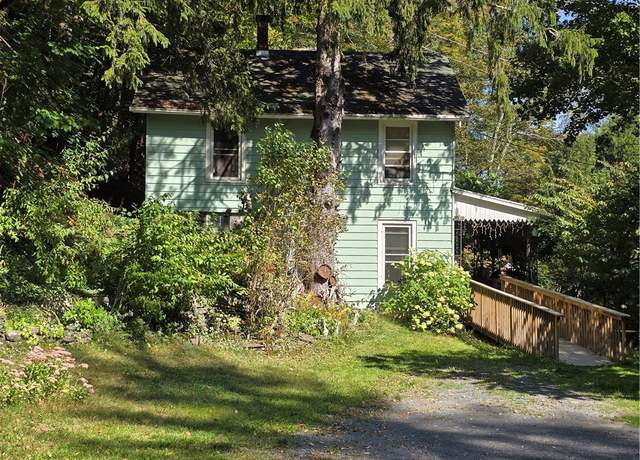 Property at 78 Austin St, Middletown, NY 12093, 2 beds, 1 bath